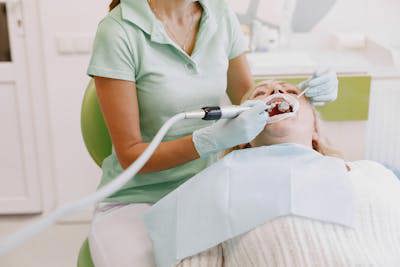 Le détartrage : pourquoi et à quelle fréquence ?